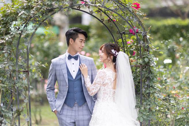 台北玫瑰园为北部外拍婚纱景点的新选择。（北市公园处提供／杨亚璇台北传真）