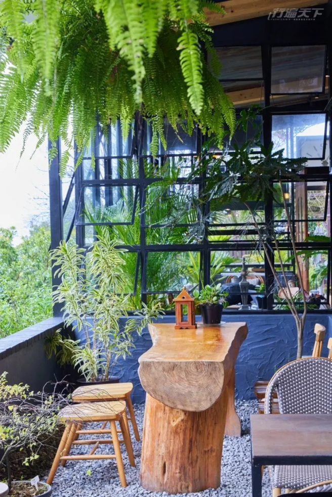 面山景半開放的空間很適合放空。(圖/行遍天下)