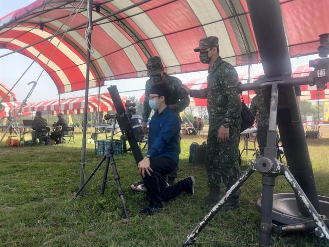 中部第一梯次新制教召，有422人收到教召令，12日一早至中午在二林高中旁代管公设地完成报到，展开为期14天的精实教育召集。（谢琼云摄）