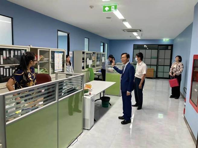 我國駐台前大使李應元因病過世，由其朋友、共事的僚屬合力編撰「李應元：牽手一生護台灣」出版，並在今天舉辦新書發表會。（主辧單位提供／林良齊台北傳真）