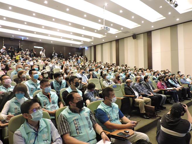 现场座位座无虚席。（洪靖宜摄）