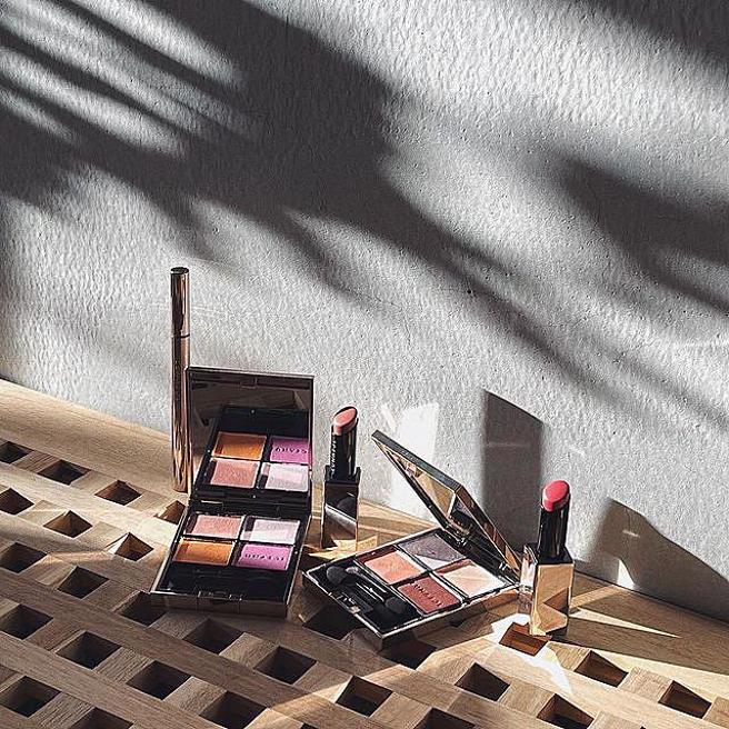 LUNASOL 2022春妝，眼影盤共有兩款色選。（圖／彩妝師Mia LouLou IG@mia21lou）