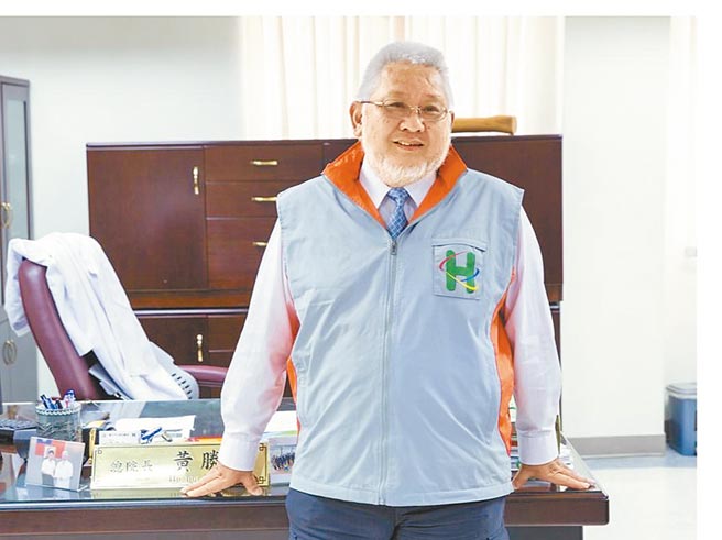 台北市長柯文哲好友、市立聯合醫院總院長黃勝堅，近期因身體健康拉警報，決定卸下職務，日前已請辭獲准。（本報資料照片）