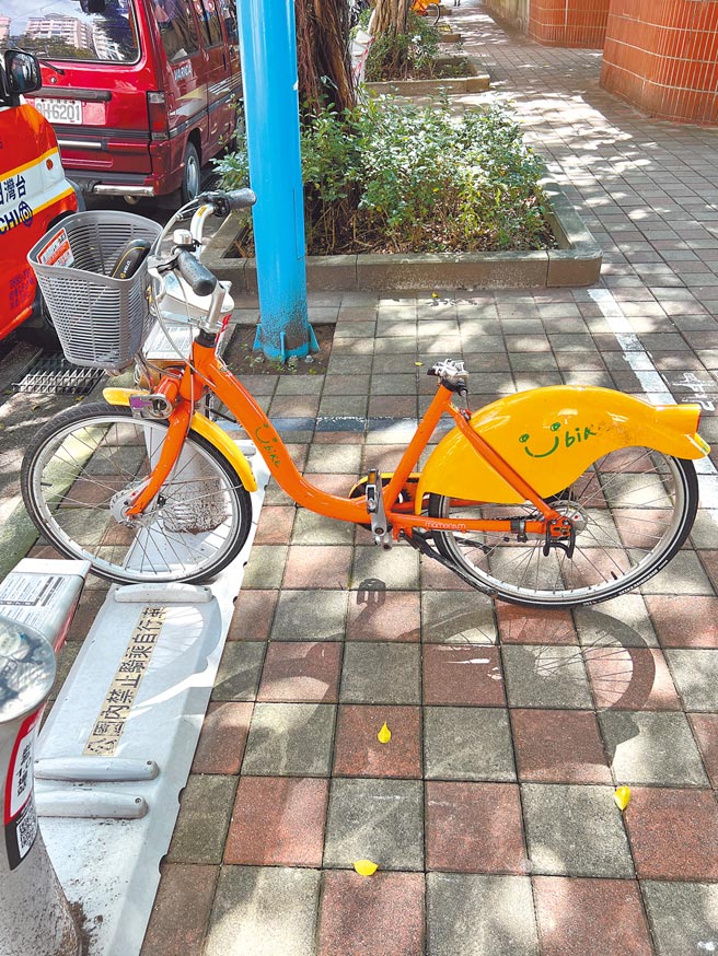 新北市民进党团指出Youbike1.0车辆故障率高，盼市府加强维护品质。（新北市议会民进党团提供／叶德正新北传真）