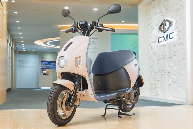 各县市政府陆续公告汰旧换新补助，中华eMOVING趁势推出全车系最高30期购车0利率，日付66元起铜板价即可轻松入主eMOVING电动机车。（中华汽车提供）