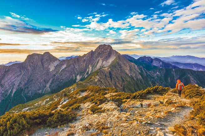奥丁丁体验热销TOP2，玉山主峰。（奥丁丁提供）
