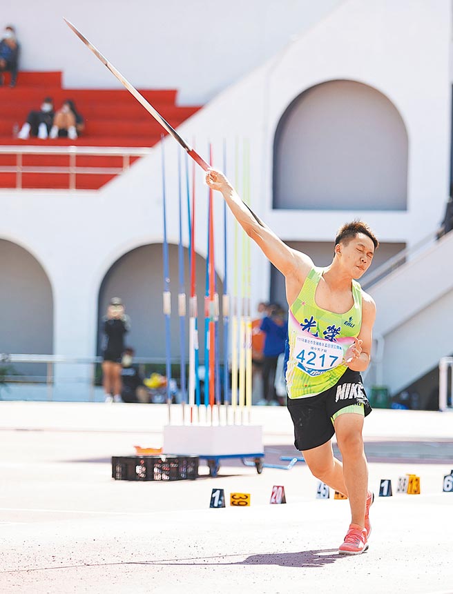 新北市光荣国中标枪好手黄潮鸿。（田协提供）