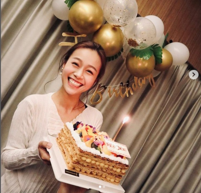 对比于许志安的顺利復出，黄心颖至今仍无回归艺界的机会，还传出遭8年合约绑死。(翻摄自jacquelinebwong IG)

