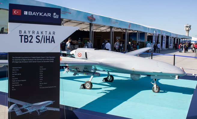 土耳其拜卡（Baykar）公司制造的「旗手」（Bayraktar）TB2武装无人机。（达志影像/Shutterstock）