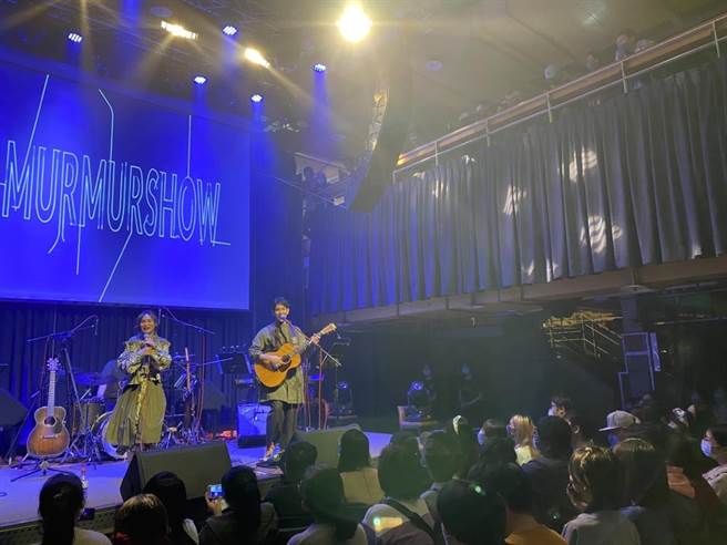 「慢慢说」前晚在西门河岸留言举办演唱会。（印庭娱乐提供）