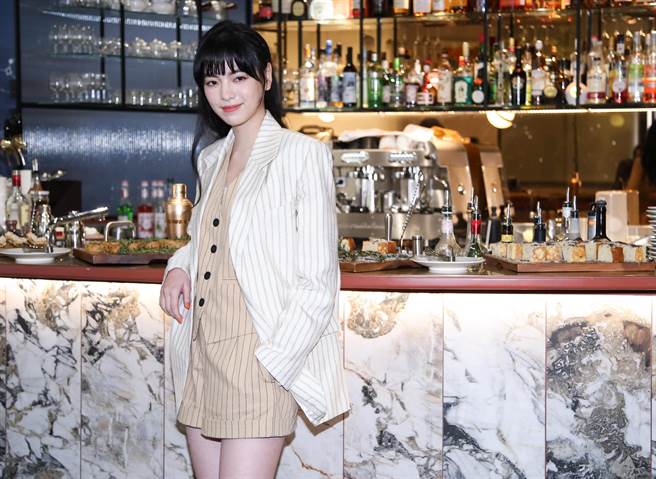 陆夏挑战女女床戏。（陈俊吉摄）