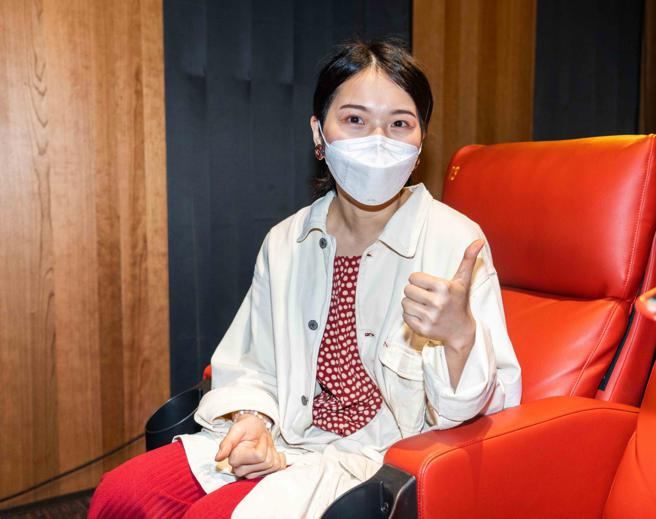 荣获最佳剧本奖与JINS未来潜力奖的《远火》叶信萱。（石智中摄）