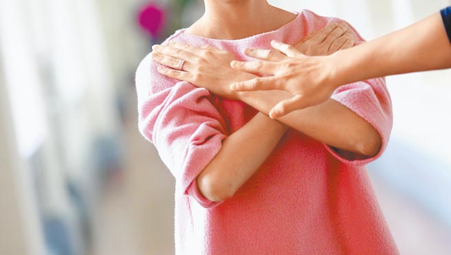 立法院爆出立委助理性骚扰案件，台湾职业安全健康连线执行长黄怡翎爆料，立法院也有Ｈ男助理性骚扰其他助理，受害者至少6人，已有2人因此离职，即便向涉案助理的立委老板反映此事，但加害人并未受到惩罚。图为示意画面，非当事人。（本报资料照片）