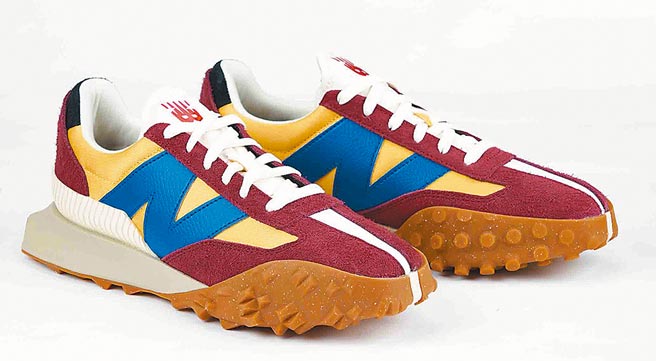復兴馆New Balance运动鞋，售价3480元。（SOGO提供）