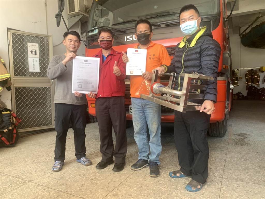 台南消防首創「水帶清洗收納機」獲專利。（台南市消防局提供／張毓翎台南傳真）