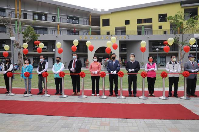 2亿元打造云林县北港镇建国国中新校舍与科技中心，见证新旧传承。（张朝欣摄）