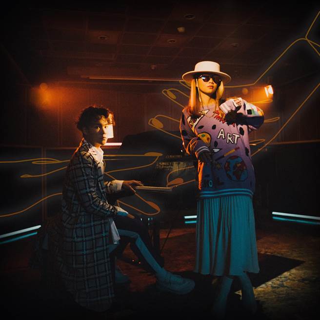 蔡明仁携手金曲新人坏特？te对唱情歌〈牵着我的手〉。（好朋友工作室提供）