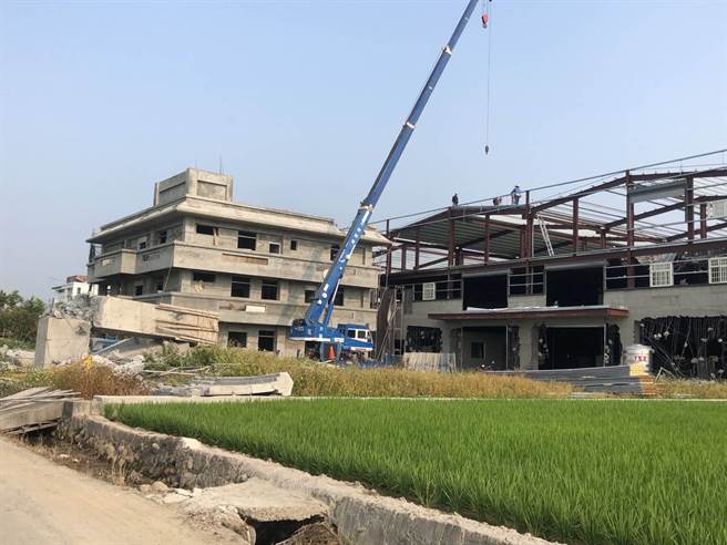 南投縣建設處，鐵腕拆除農地違章工廠。（南投縣政府提供／廖志晃南投傳真）