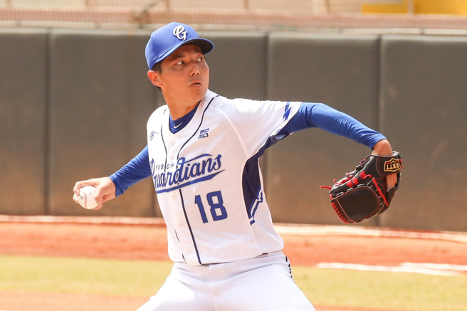 富邦悍將郭俊麟14日熱身賽先發4局失2分（1責失）。（富邦悍將提供）