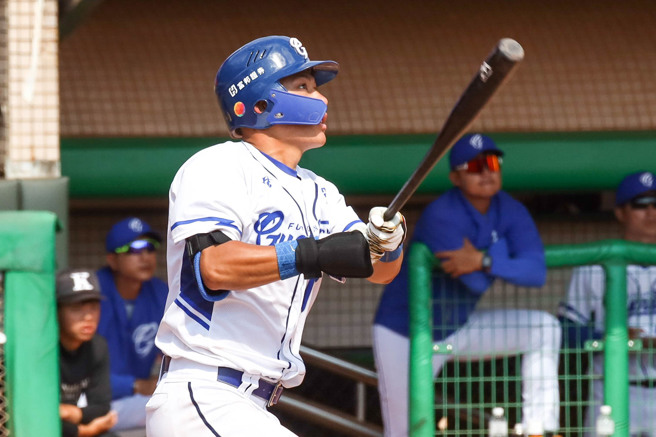 富邦悍將戴培峰敲出熱身賽首轟。（富邦悍將提供）