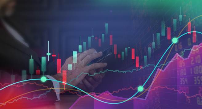 恒生科技指数今（14日）暴跌11.03％，刷新歷史最大收盘跌幅。（shutterstock）