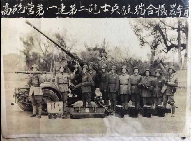 高炮营第二炮官兵合照（图／刘良升）