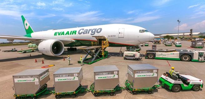 （航空货运太旺，长荣航三架波音777-300ER客机改货机，运能增1成。图／长荣航空提供）