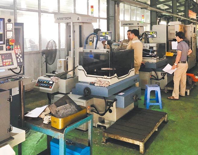 中走丝线切割机订单需求热络，中走丝线切割机第一品牌也是市占率最高的「联盛机电公司」可望重回三年前荣景。图／业者提供