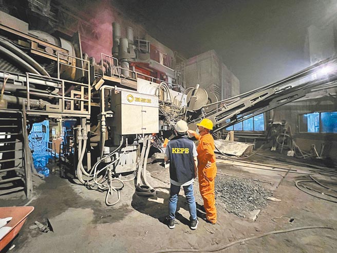 高雄环保局宣布推动五大工业区减排措施，加速改善高雄空气品质。（高市环保局提供／袁庭尧高雄传真）