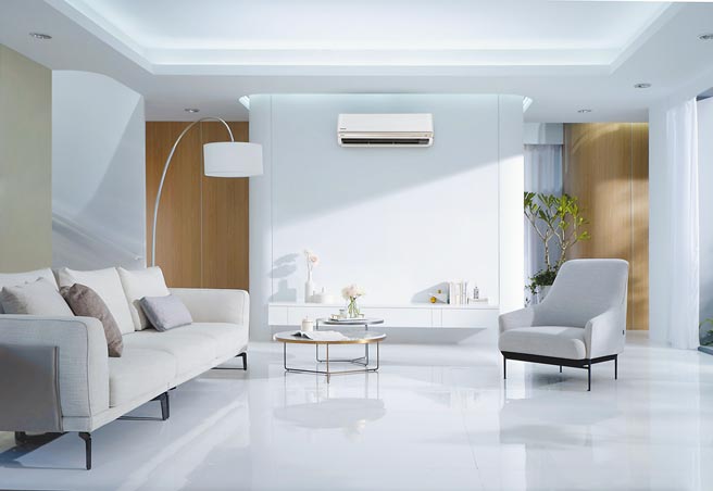 Panasonic今年引进业界唯一日本最新100倍nanoe X科技，每秒释放48兆氢氧（OH）离子，实现「开机全室防疫、关机全机防霉 」。（Panasonic提供）