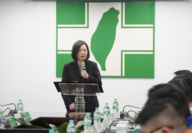 图为身兼民进党主席的蔡英文总统之前出席民进党中执会画面。（资料照/台北市摄影记者联谊会提供）