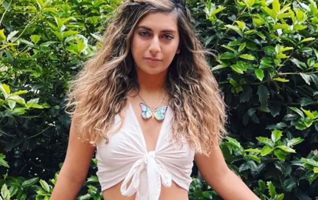 美国拉斯维加斯一名21岁女子妮卡与男网友开房间却拿刀刺对方脖子。(翻摄自Nika Nikoubin脸书)