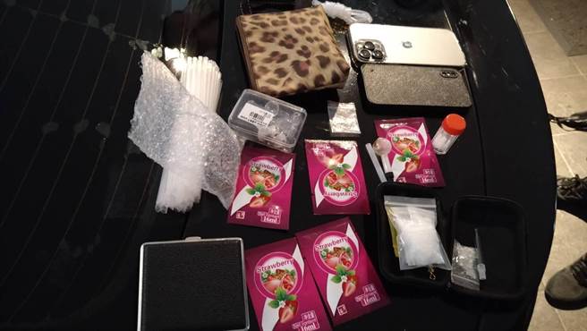 台中市警方查获鸳鸯毒贩，查获毒品证物，警方依法送办。（警方提供／陈淑芬台中传真）