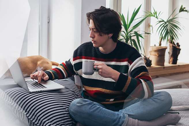 台灣大針對凱擘或台灣大寬頻服務區域內的「好速」用戶，提供租借mesh子機的服務，申辦1599元5G「好速成双」，mesh子機免月租費。（台灣大提供）
