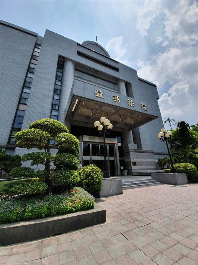 4年前派驻屏东加工出口区的丁姓员警，窃录监视画面，把区内厂商赞助中秋烤肉的加菜金红包，佯装成小队长收贿画面，最高法院判囚2年4月定谳。（本报资料照片）