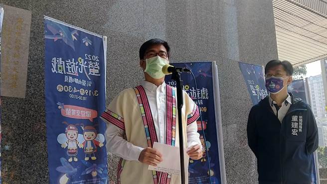 高雄市長陳其邁今回應，會確保行人使用人行道的安全及停車紀律。（柯宗緯攝）