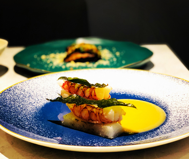 餐厅「MU Seasonal Cuisine」运用得天独厚的当季食材、农特产、香辛料与手法，让顾客品尝到高雄在地精神与文化，是餐盘再发现计画的成员，也是米其林摘星的佼佼者。(图片提供/MU Seasonal Cuiine)