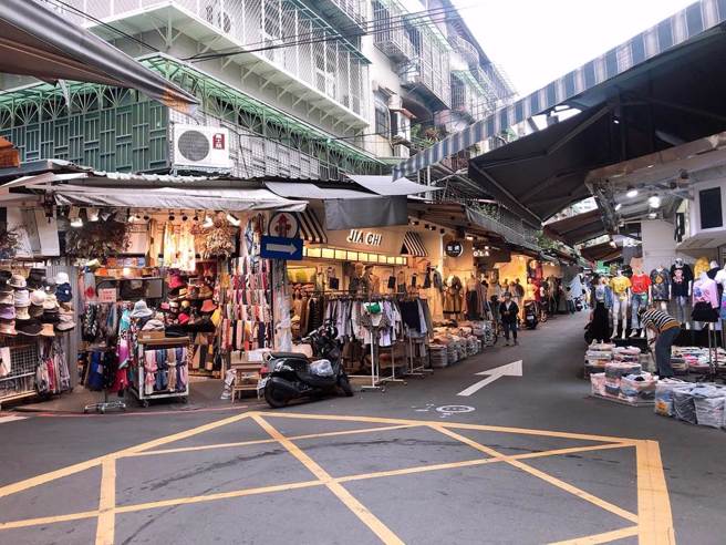 五分埔确诊女店员住在基隆，发病前曾到KTV欢唱，被匡列的9人全数採阴。图为五分埔示意图。（本报资料照）