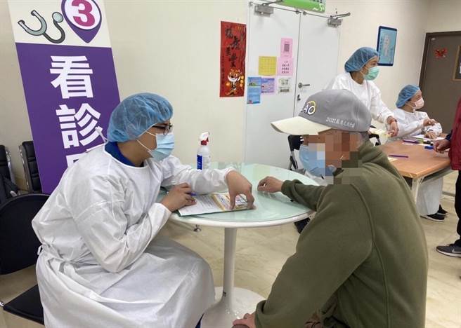 宜蘭衛生局增設第10波快打站，於3月16日至20日開設，這次主要跟全聯福利中心合作，包含宜蘭泰山店、宜蘭嵐峰店、羅東光榮店及蘇澳中山店共4個社區接種站，前200名施打民眾可獲得健康禮。（宜蘭縣衛生局提供／吳佩蓉宜蘭傳真）