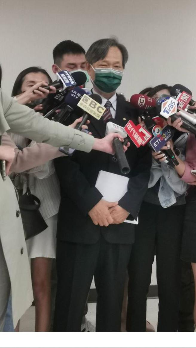 （长荣总经理谢惠全释出五大重点，今年海运续旺。图／王淑以）