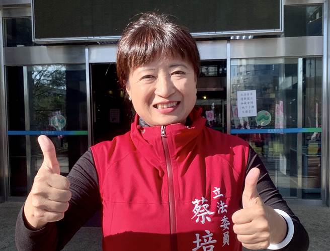 行政院中部联合服务中心执行长蔡培慧，早就部署参选南投县长。（廖志晃摄）