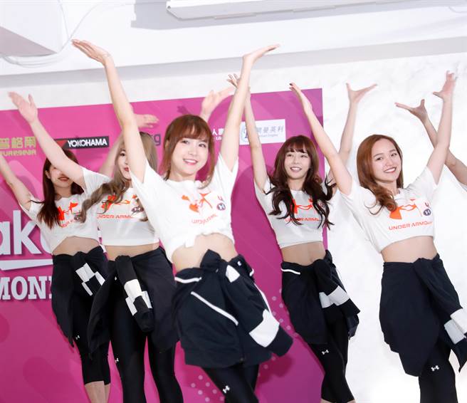 2022 Rakuten Girls 昨日举办媒体见面会，乐天女孩大秀集训的成果。（陈怡诚摄）