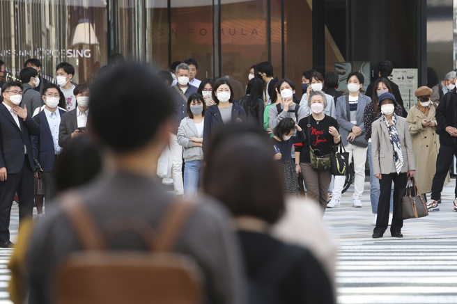 东京都长达约两个月的防疫限制可望解封。图为东京街头。（图／美联社）