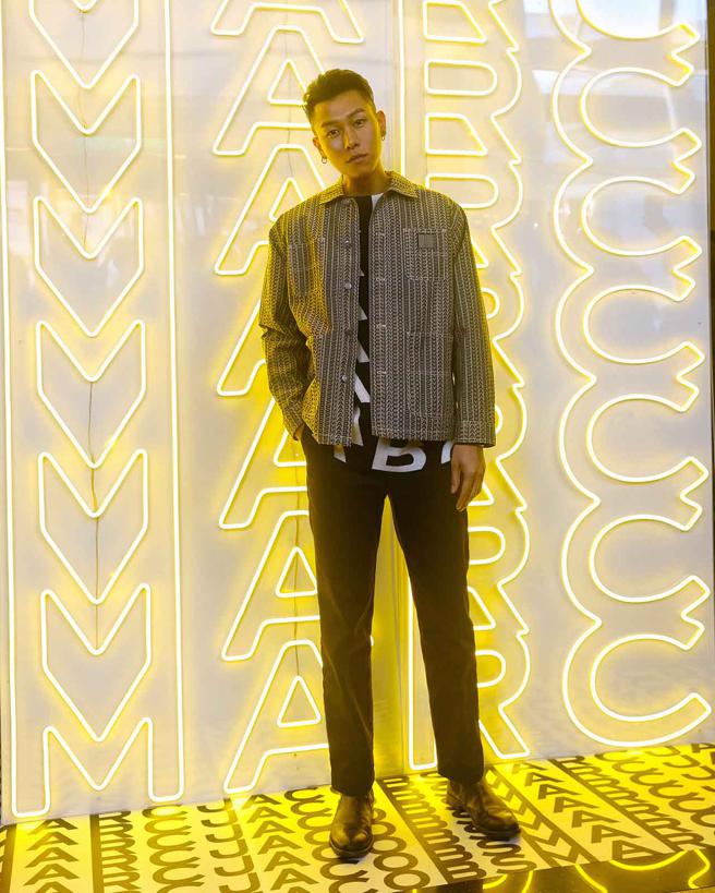 瘦子E.SＯ亲身示范时髦潮流穿搭术。（Marc Jacobs 提供）