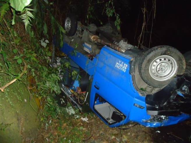 宜兰县大同乡泰雅路附近产业道路，今日（15日）晚间7时许发生一起交通事故，陈姓男子驾驶经送往罗东博爱医院抢救，急救30分后，抢救无效已身亡，详细肇事原因警方厘清中。（民眾提供／吴佩蓉宜兰传真）