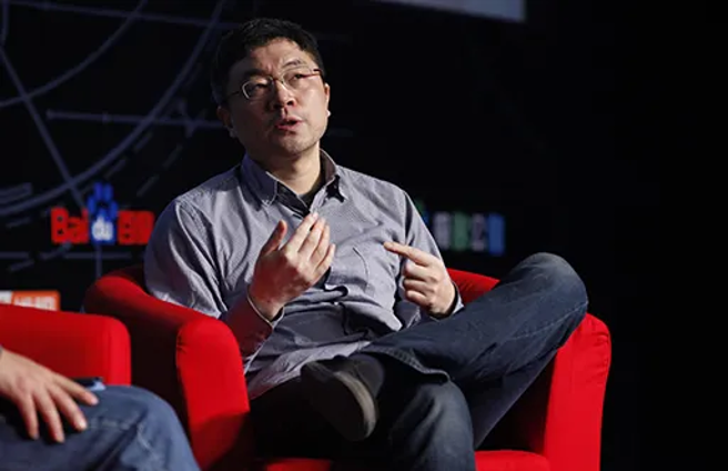 豆瓣网站管理也陆续出现问题，去年以来遭罚款达20次，总金额高达900万元人民币。图为豆瓣网创办人与 CEO杨勃。（图／百度）