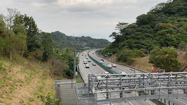 有網友抱怨，有些車明明沒超速，行經測速照相時還踩煞車。（圖／翻攝自YouTube）