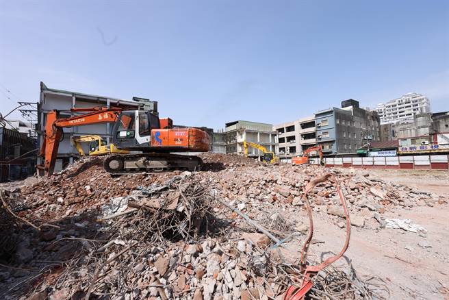 桃园绿线捷运G09站在捷运局积极协调下，用地已全数取得，21日起开始站体工程的连续壁施作，桃园区力行路及民光路调整为单行道。(捷运局提供／蔡依珍桃园传真)