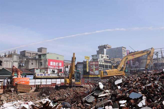 桃园绿线捷运G09站在捷运局积极协调下，用地已全数取得，21日起开始站体工程的连续壁施作，桃园区力行路及民光路调整为单行道。(捷运局提供／蔡依珍桃园传真)