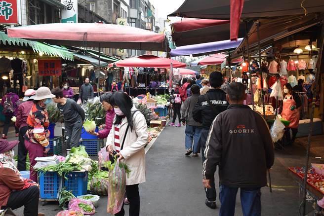 头份市中山市场是当地居民生活重要市集。（谢明俊摄）
